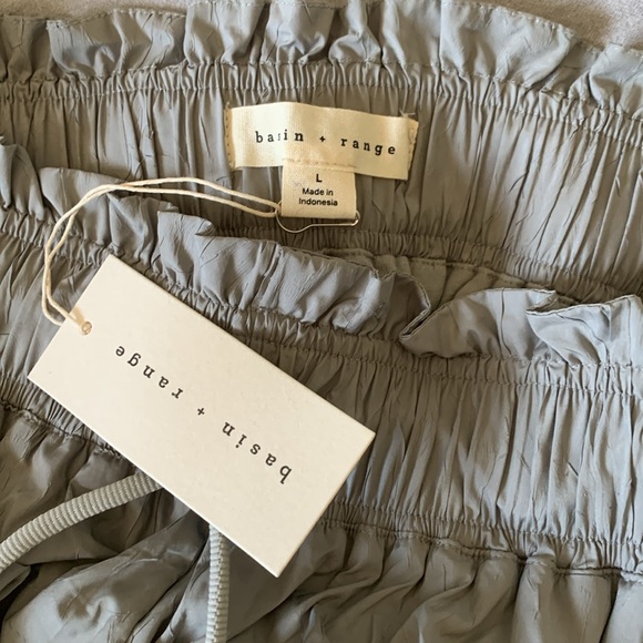 Brand new high waisted athletic shorts - Picture 3 of 3